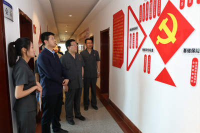 朱锋涛调研市两级法院组织建设工作